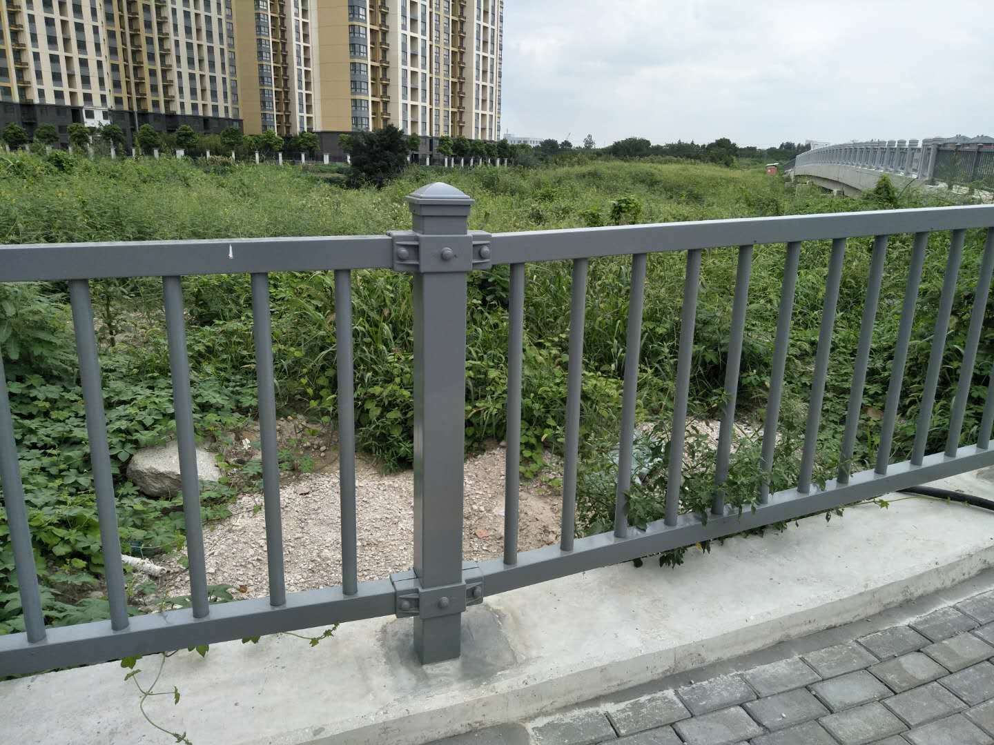 上海玻璃钢护栏